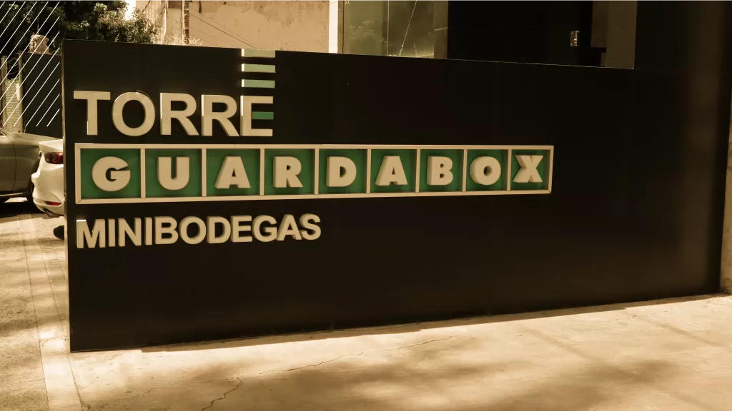 NUEVO PRODUCTO, LADRILLOS BÚMERAN, CON TORRE GUARDABOX