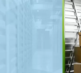 Razones para invertir en bienes raíces y el sector de minibodegas con 100 Ladrillos.